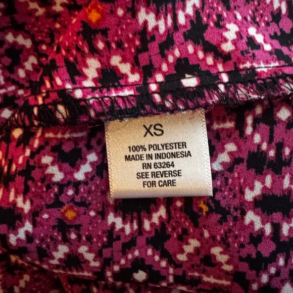 Roz & Ali Pink Patterned Blouse XS, Bell Sleeves, Lightweight Top Christmas - Picture 6 of 7